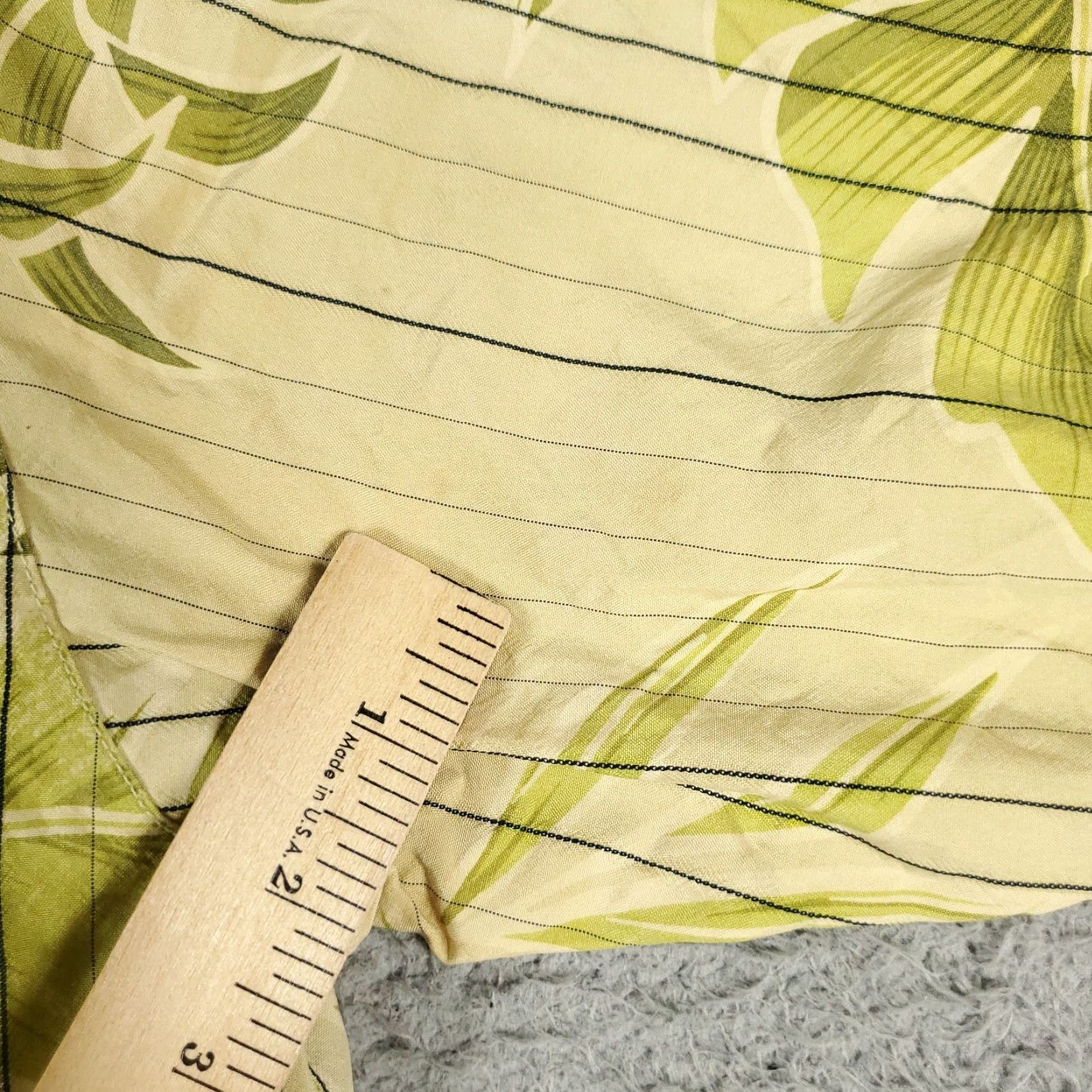 Tommy Bahama Tommy Bahama Hawaiian Shirt Mens Large Yellow Floral Button-Up Short Sleeve Size US L / EU 52-54 / 3 - 3 Thumbnail