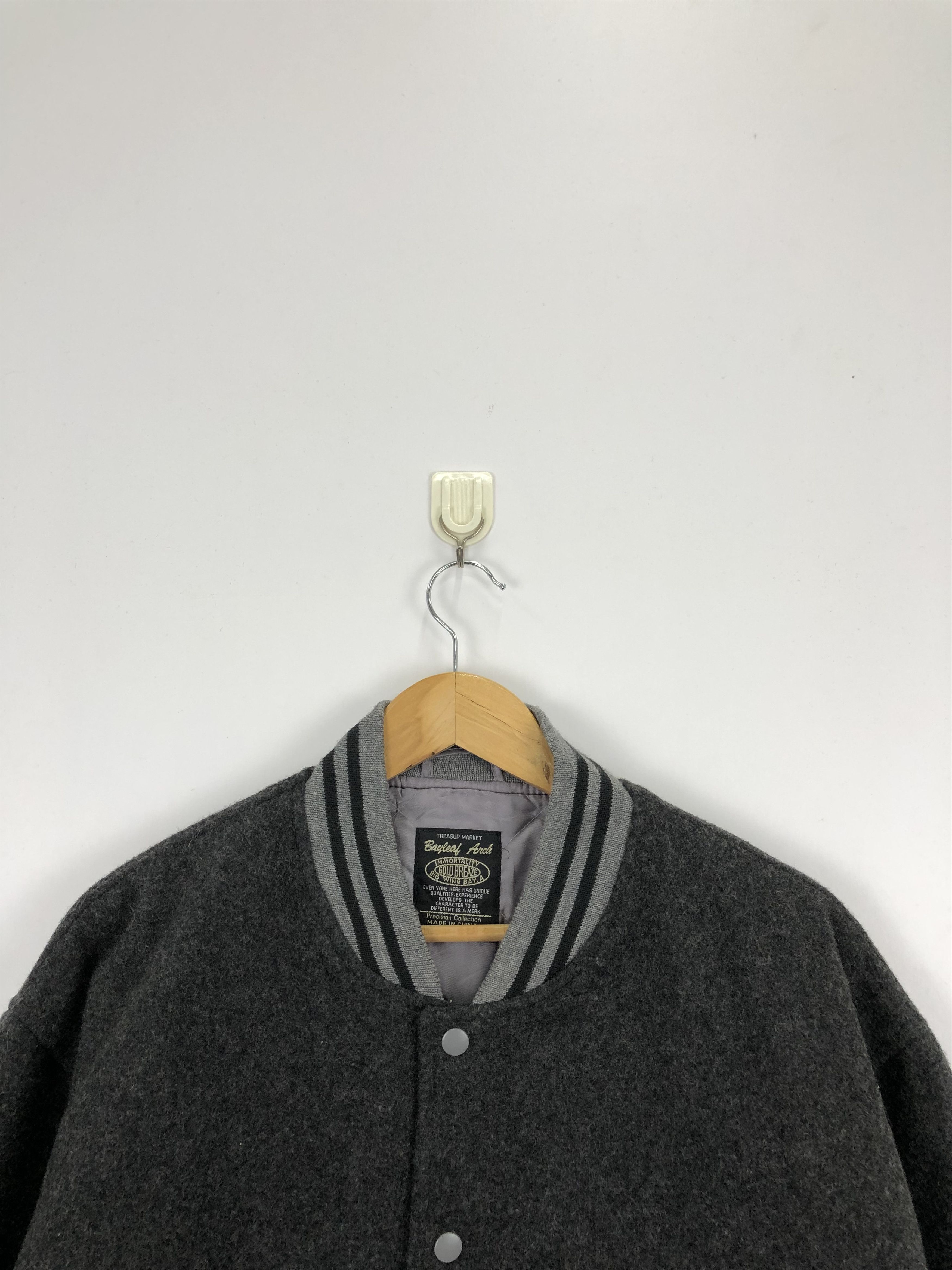 Vintage Vintage 90s Bayleaf Arch Wool Varsity Jacket V0305 Size US L / EU 52-54 / 3 - 4 Thumbnail