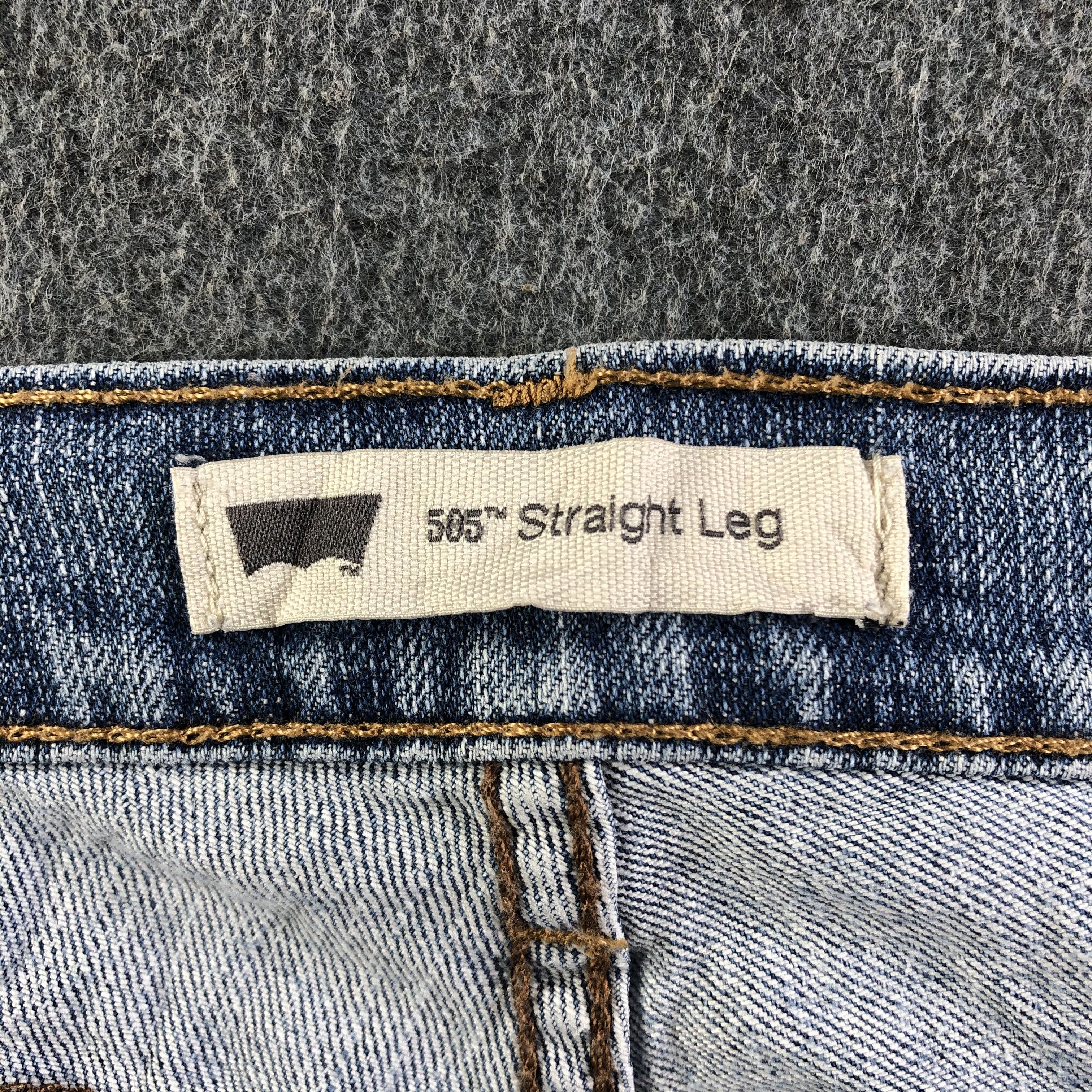 Levi's Vintage Blue Wash Levis 505 Jeans-J3281 Size US 37 - 10 Thumbnail