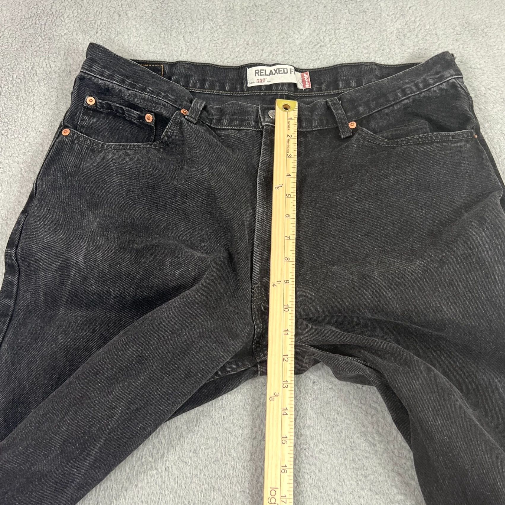 Levi's VINTAGE Levi's 550 Jeans Mens 39x34 Relaxed Distressed Straight Leg Black Grunge Y2K Size US 39 - 3 Thumbnail