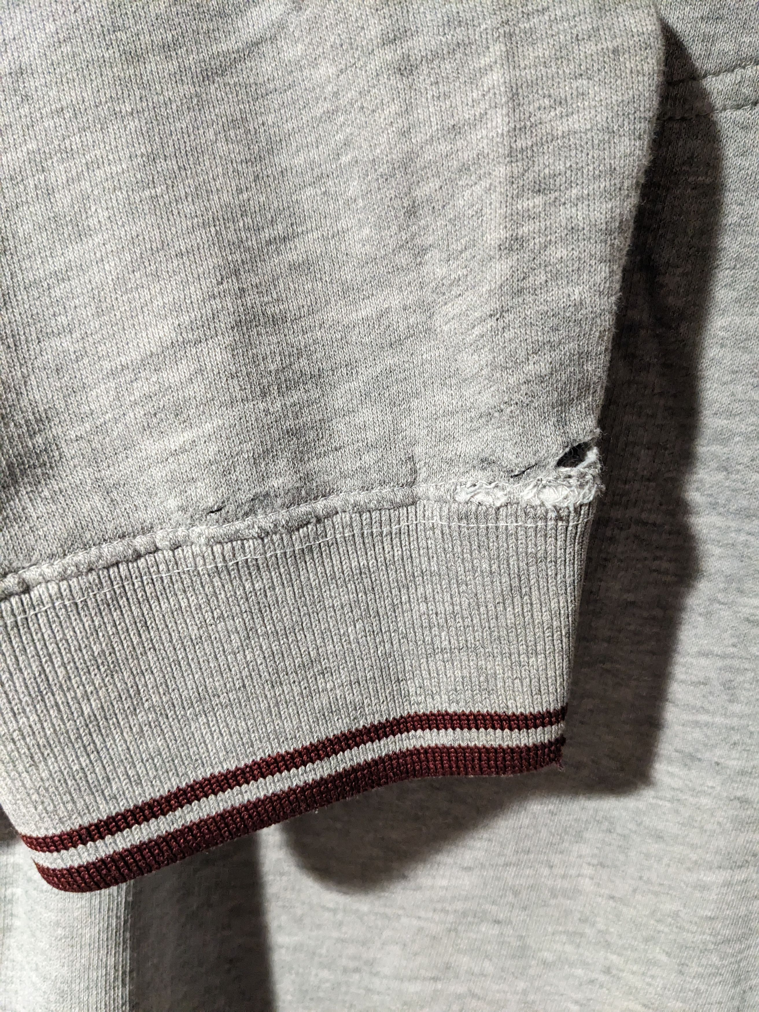 Disney × Vintage Vintage Y2K Mickey Mouse Disney Gray Large Sweatshirt Size US L / EU 52-54 / 3 - 7 Thumbnail