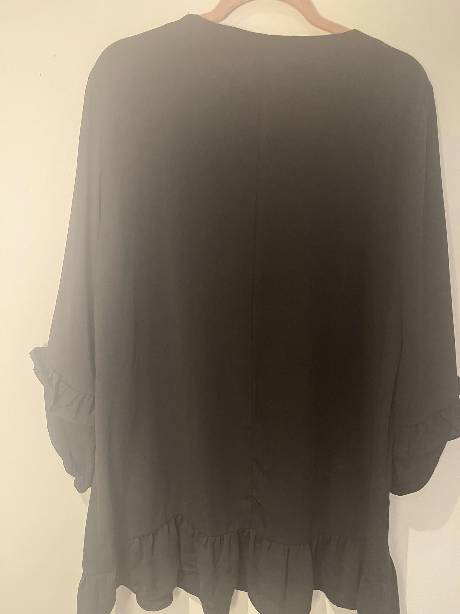 Zara Zara Black Slipover Blouse, with ruffled sleeves Size XXL / US 16-18 / IT 52-54 - 7 Thumbnail