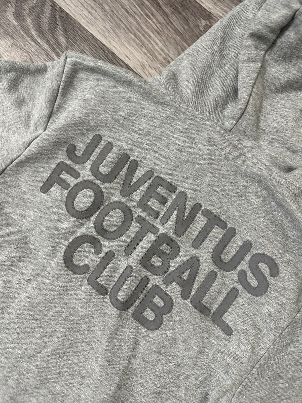 Vintage Vintage Nike Juventus Hoodie Small Swoosh Jersey 00s Size US S / EU 44-46 / 1 - 4 Thumbnail