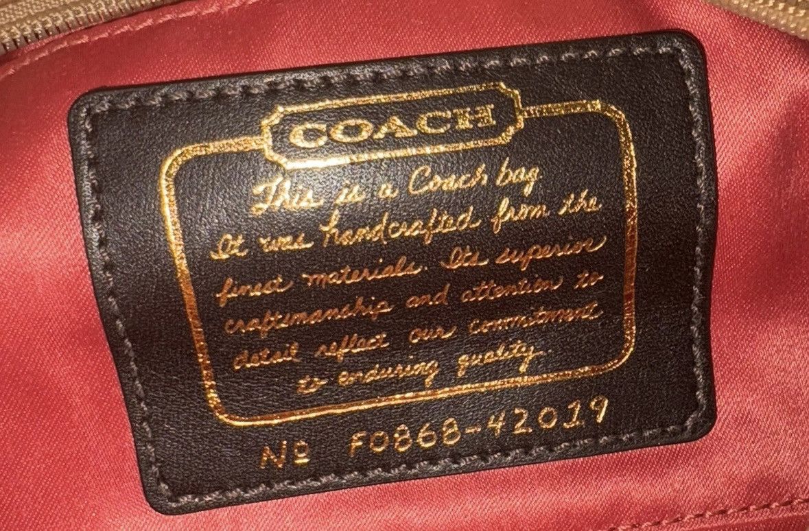 Coach Coach gold purse F0868–42019 Size ONE SIZE - 4 Thumbnail