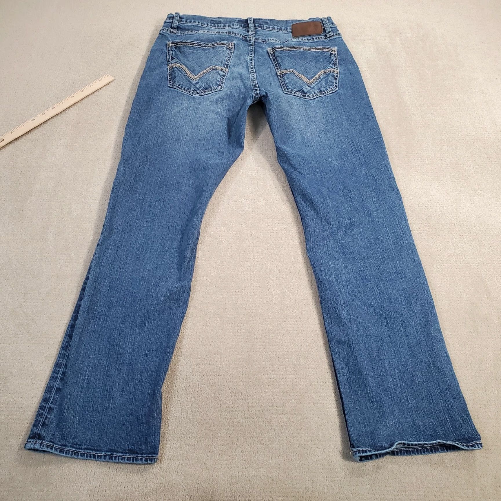 Vintage BKE Buckle Jeans Mens 36 Jeans Straight Leg Blue Medium Wash Denim Non-Vintage casual 30 in Inseam Buckle Logo Pockets Regular fit Mens Size US 36 / EU 52 - 7 Thumbnail