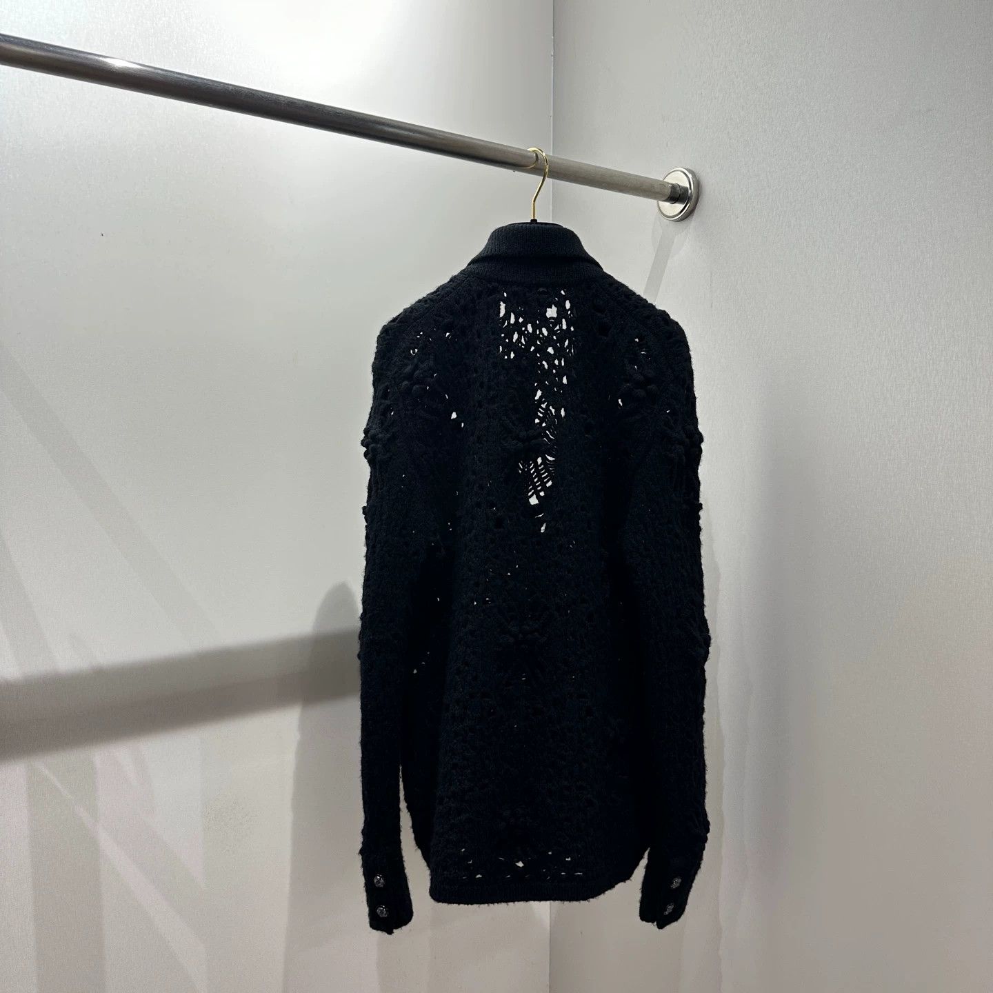 Chanel Chanel 462 Crystal Camellia Button Cashmere Cutout Knit 34 Size XS / US 0-2 / IT 36-38 - 2 Thumbnail