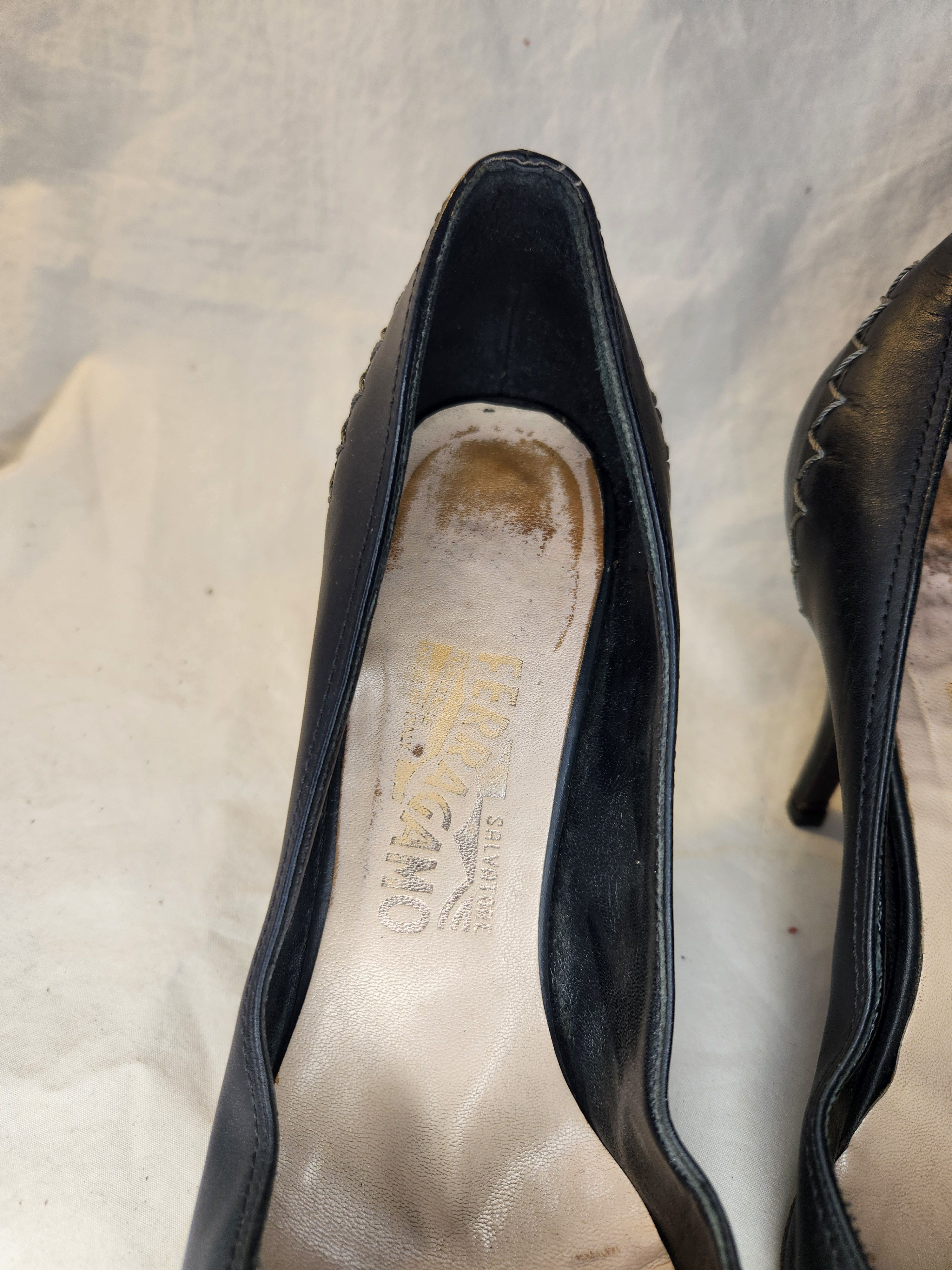 Salvatore Ferragamo CLASSIC PUMP BUCKLE VARA Size US 9.5 / IT 39.5 - 7 Thumbnail