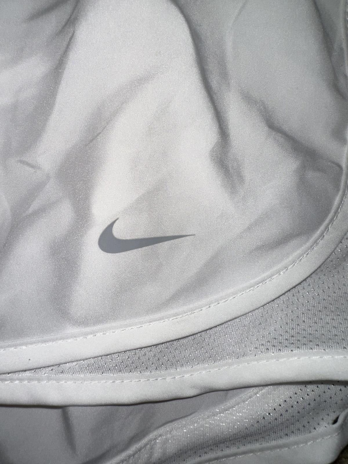 Nike Nike Women's Tempo Running Shorts Size 26" / US 2 / IT 38 - 2 Thumbnail