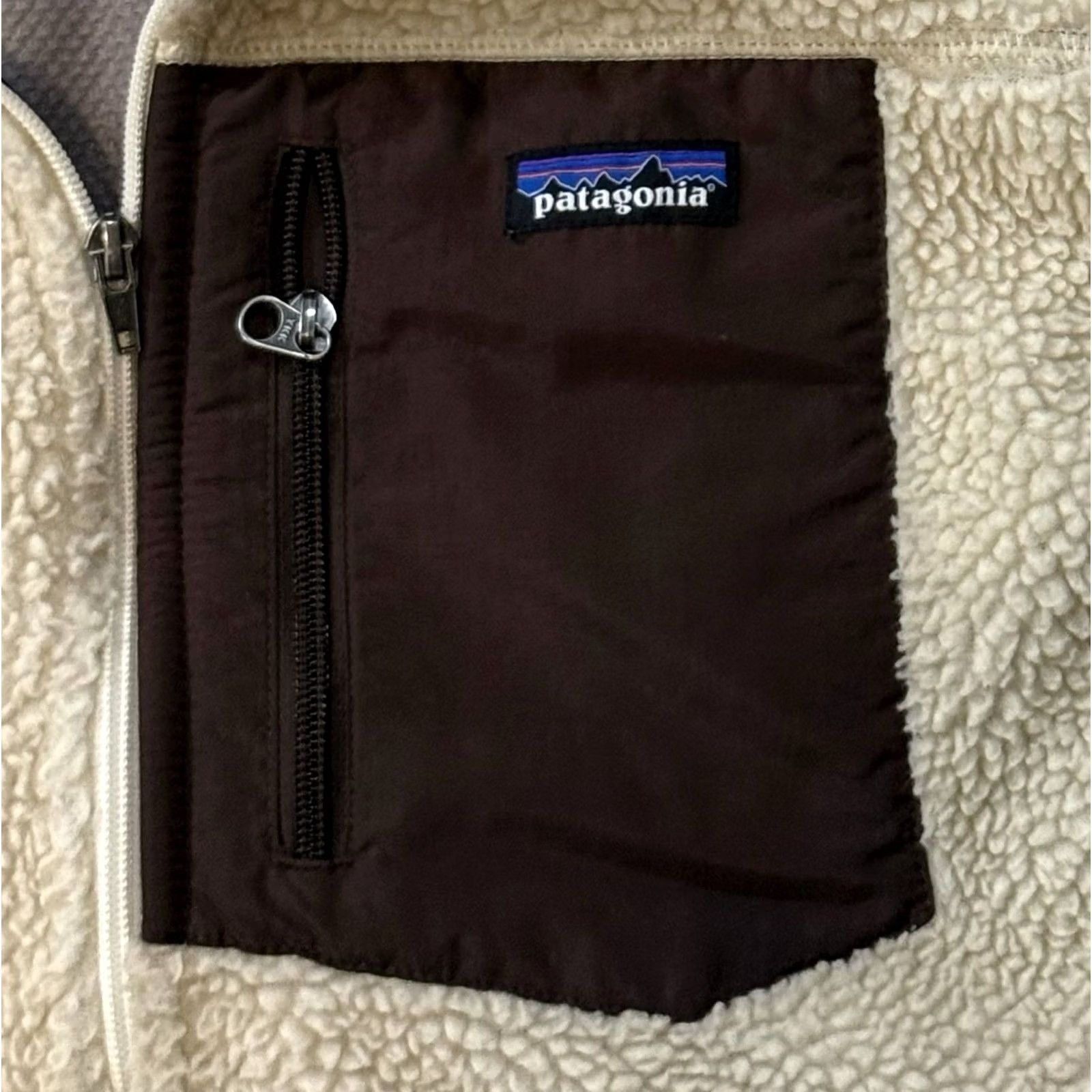 Patagonia VINTAGE Patagonia Men's Vest Classic Retro-X XX-Large Deep Pile Beige Zip Pocket Windbreaker All Seasons Outdoor Hiking Retro 2014 Collection Mens Size US XXL / EU 58 / 5 - 5 Thumbnail