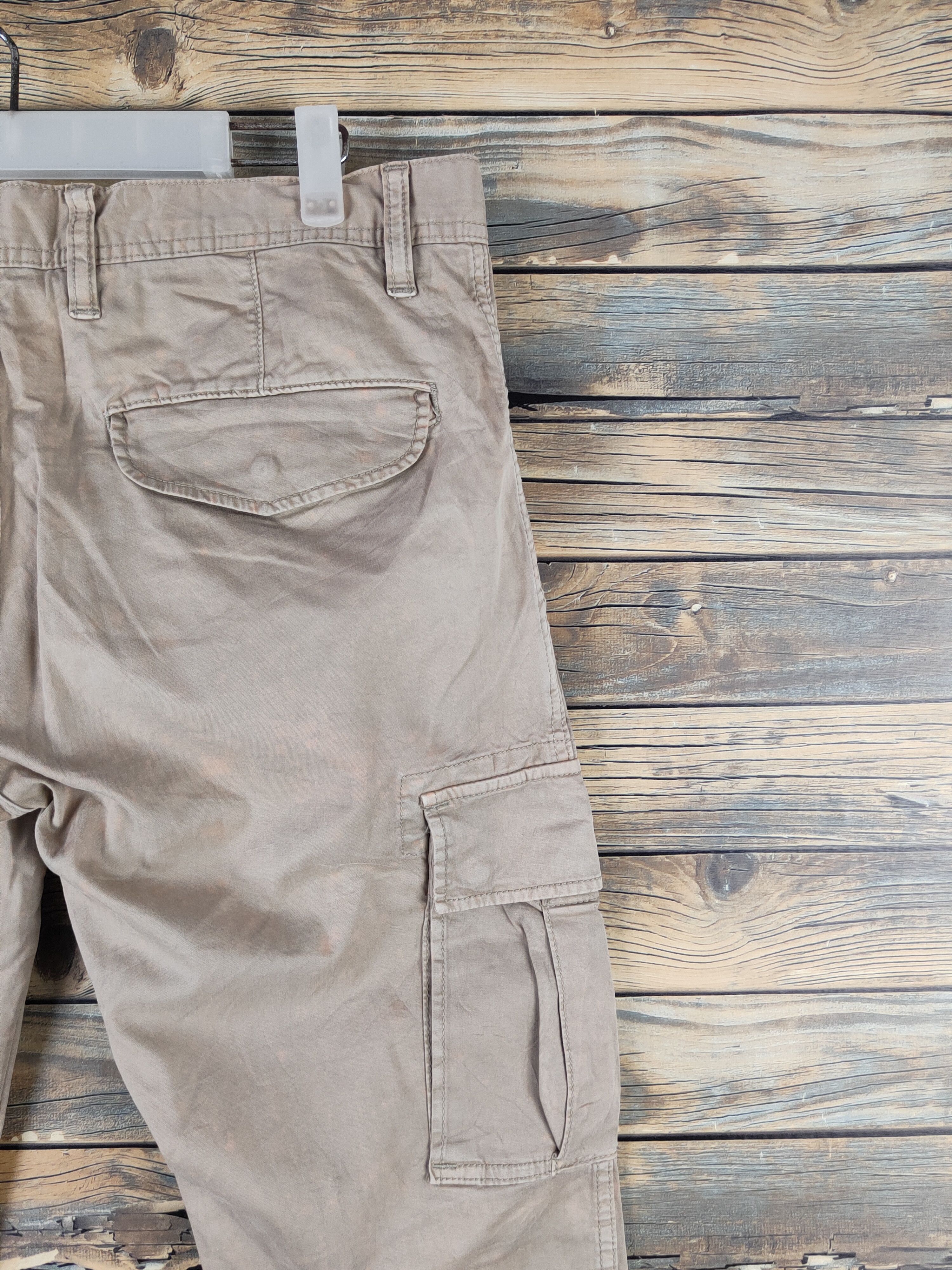 Japanese Brand DL Uniqlo Beige Multipocket Cargo Pants #2371 Size US 35 - 10 Thumbnail
