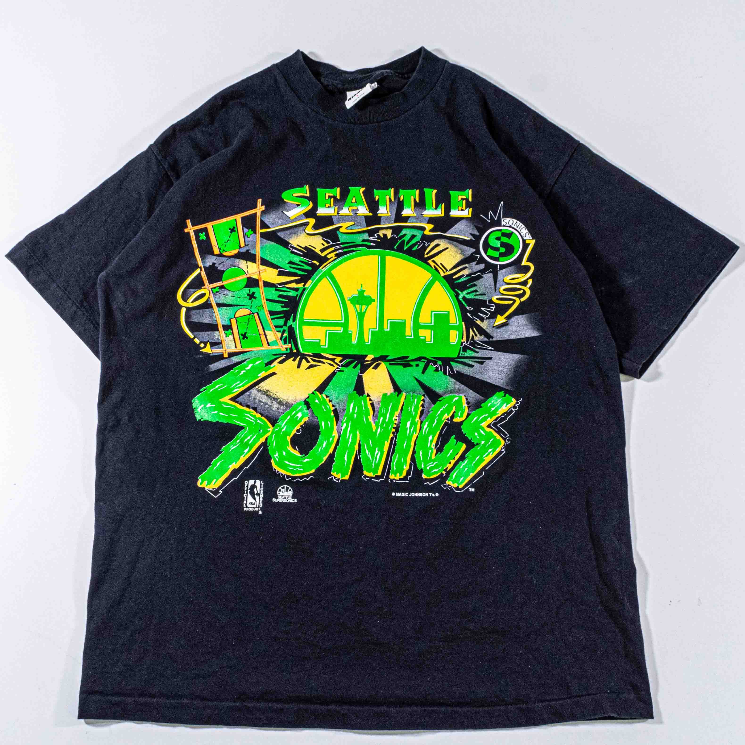 Vintage Vintage 90s Seattle Sonics Shirt Large Magic Johnson Ts NBA Size US L / EU 52-54 / 3 - 1 Thumbnail