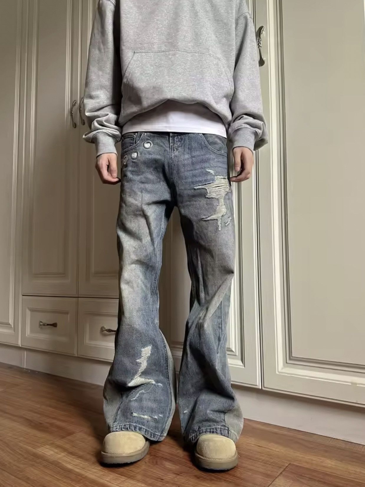 Japanese Brand Distressed Wide Leg Flare Jeans With Button Accents Size US 35 - 4 Thumbnail