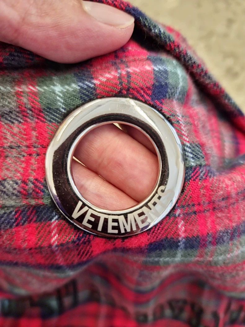 Vetements Vetements Short-Sleeve Checkered Shirt with Small Holes Size US L / EU 52-54 / 3 - 6 Thumbnail