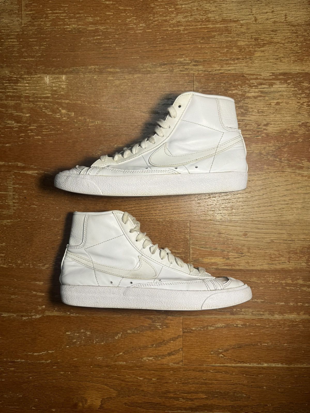 Nike 2022 Womens Nike Blazer 77 Vintage Mid Triple White Size US 8 / IT 38 - 1 Thumbnail
