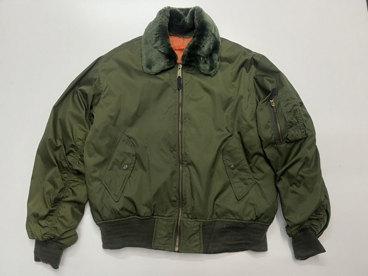 image of Bomber Jacket Flyer's Man Type Ma-2 in Green, Men's (Size Large)