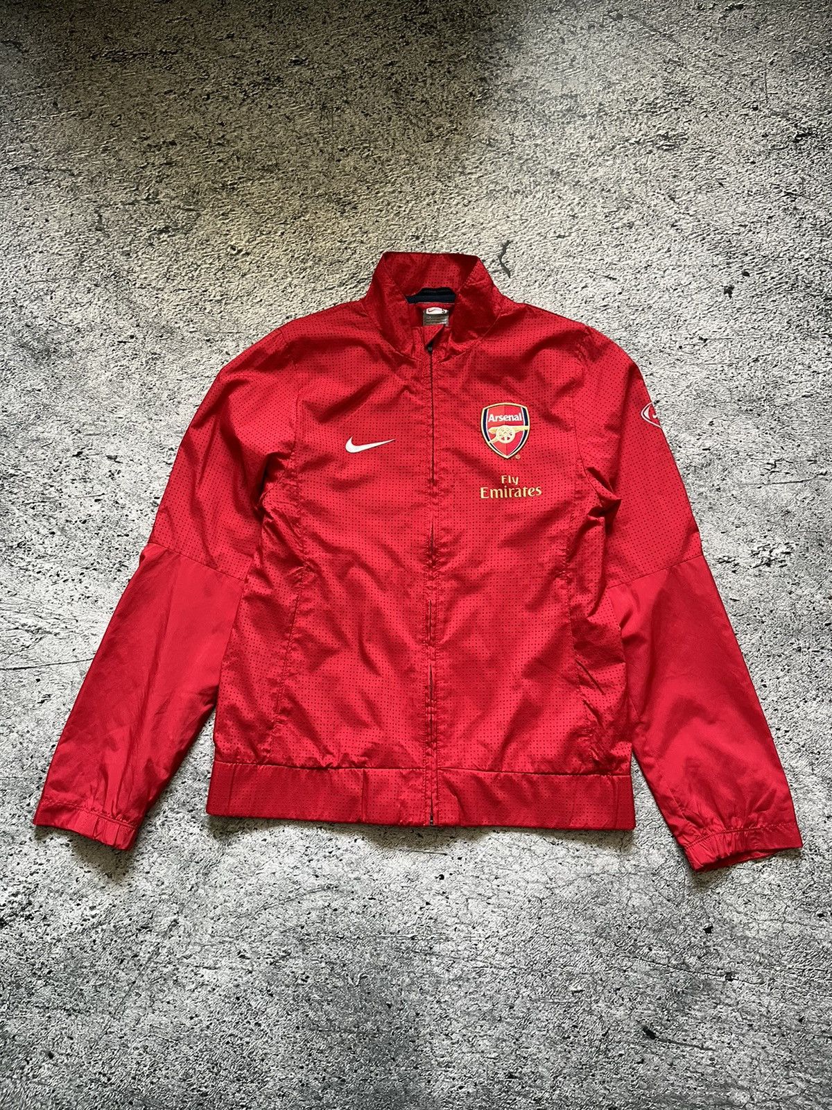 Vintage Nike Arsenal soccer streetwear windbreaker