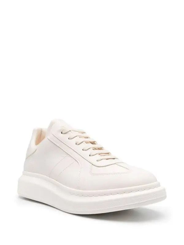 Alexander McQueen o1w1db10725 Oversized Retro Sneaker in White Size US 13 / EU 46 - 2 Thumbnail