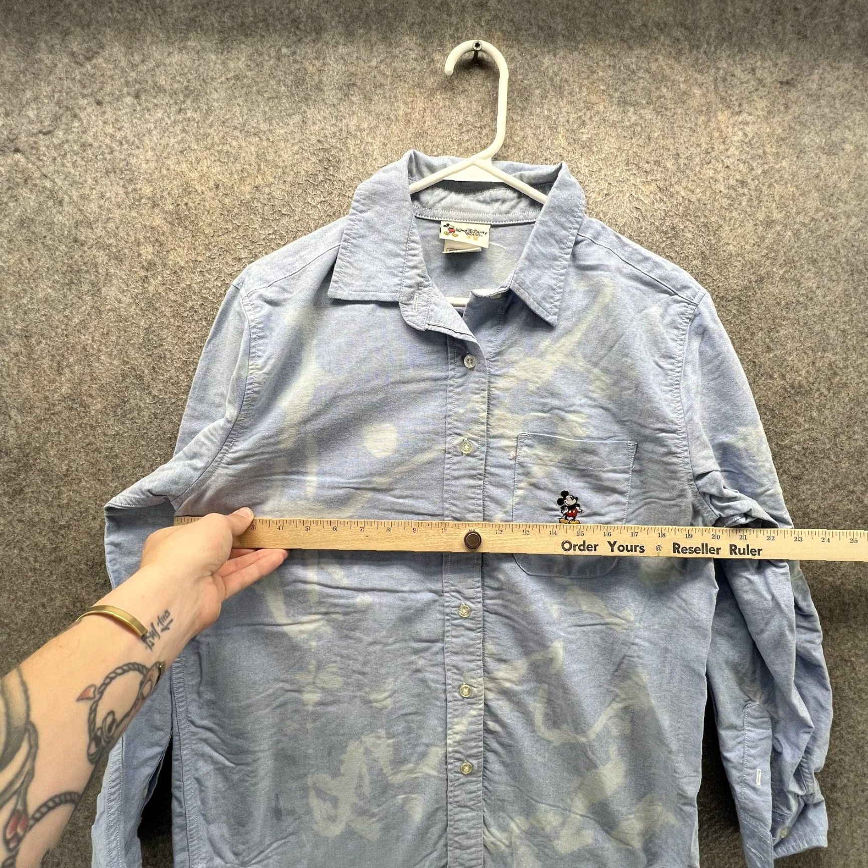 Disney VINTAGE Disney Shirt Womens Medium Blue Mickey Mouse Denim Long Sleeve Button Front Size M / US 6-8 / IT 42-44 - 4 Thumbnail