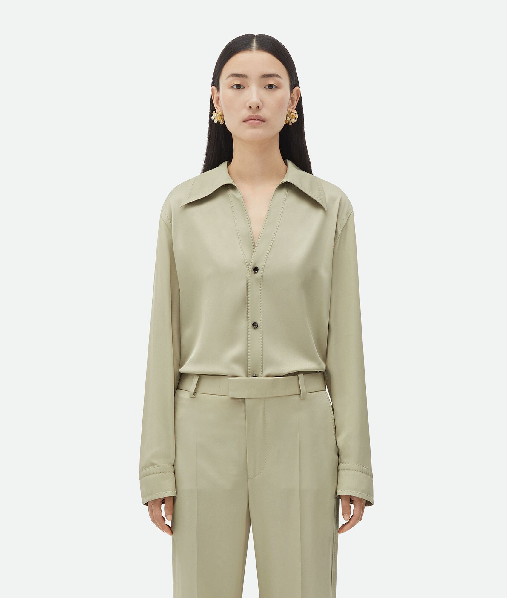 Bottega Veneta o1n1vont0625 Viscose Twill Shirt in Stone Size XS / US 0-2 / IT 36-38 - 1 Thumbnail