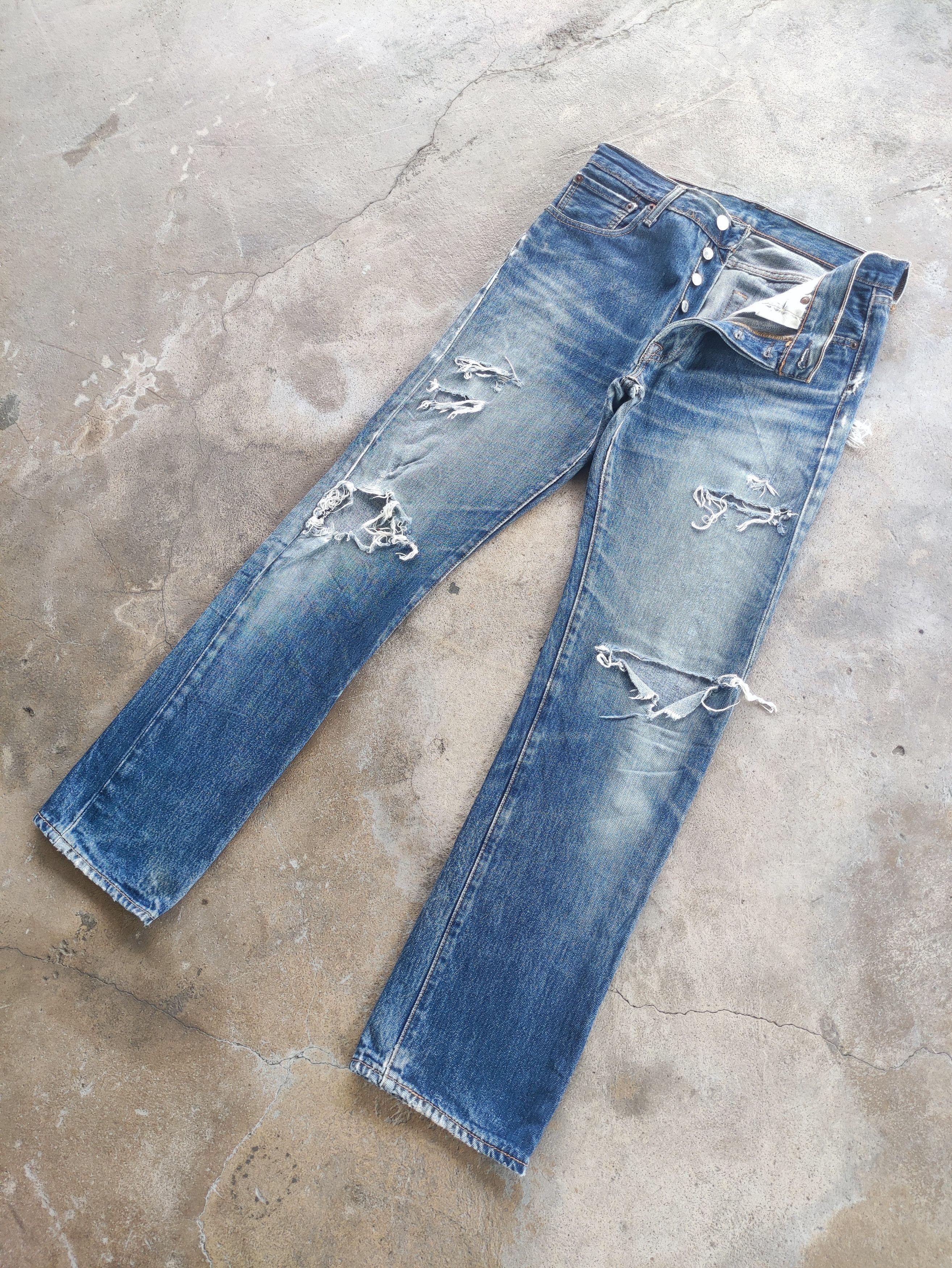 Levi's Vintage Levi's Brand Button Denim Distressed Faded Pants Size US 32 / EU 48 - 2 Thumbnail