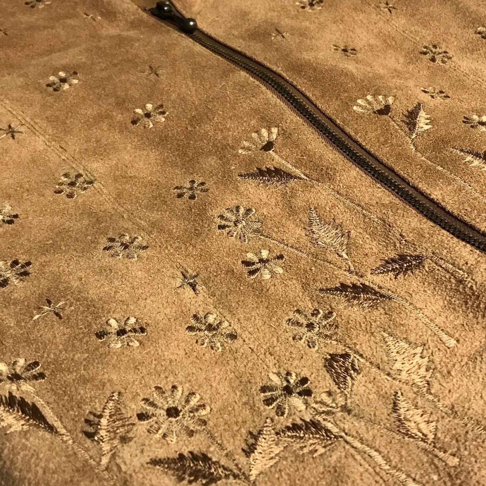 Camel VINTAGE HGNY Women Camel Brown Suede Embroidered Floral Cinched Zip Waistcoat Vest M Size M / US 6-8 / IT 42-44 - 4 Thumbnail