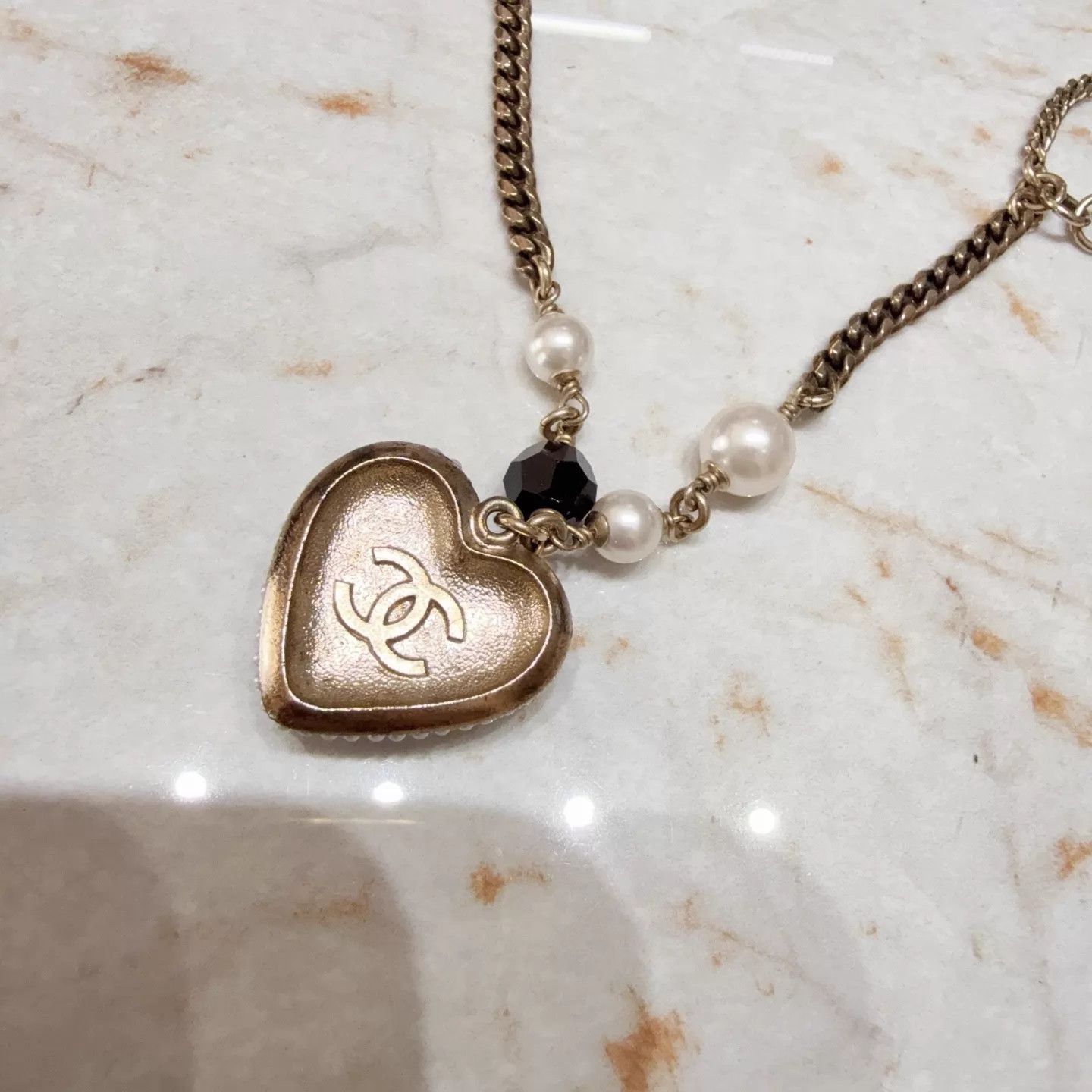 Chanel Chanel 22B BlackWhite CC DiamondHeart PearlBracelet Size ONE SIZE - 5 Thumbnail