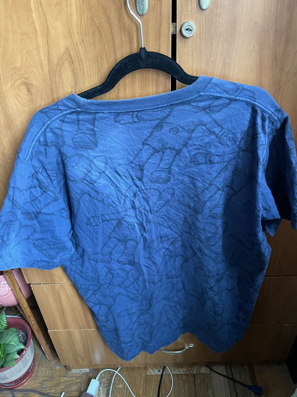 Kaws × Uniqlo Kaws Uniqlo tee Size US L / EU 52-54 / 3 - 3 Thumbnail