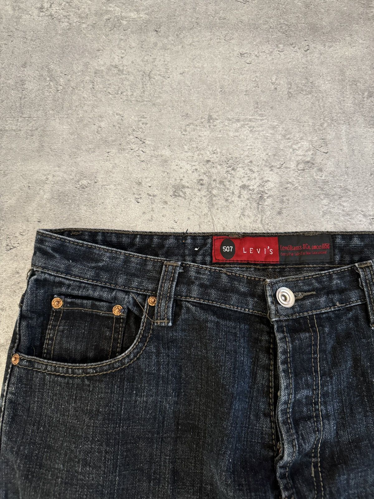 Levi's × Vintage Levi’s 507 Vintage Baggy Jeans Denim black 90s rap skate y2k Size US 34 / EU 50 - 6 Thumbnail