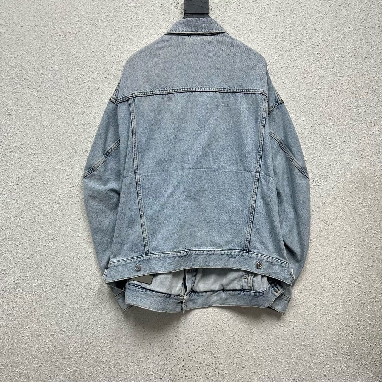 Balenciaga balenciaga twisted sleeve denim jacket Size US S / EU 44-46 / 1 - 2 Thumbnail
