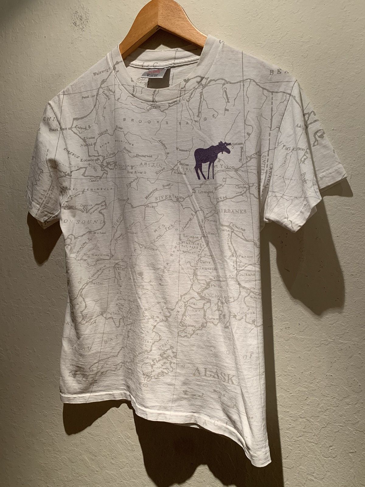 Vintage RARE Vintage 90s Northern Exposure TV Show Alaska AOP Shirt Size US M / EU 48-50 / 2 - 1 Thumbnail