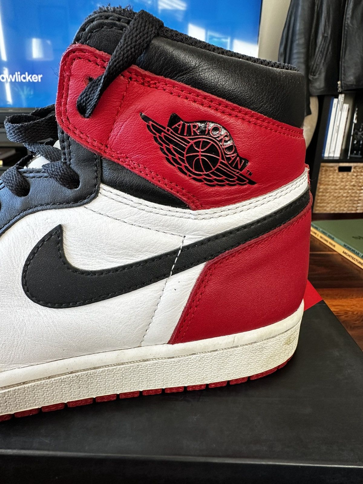 Jordan Brand Jordan 1 Black Toe 2016 Size US 10 / EU 43 - 5 Thumbnail