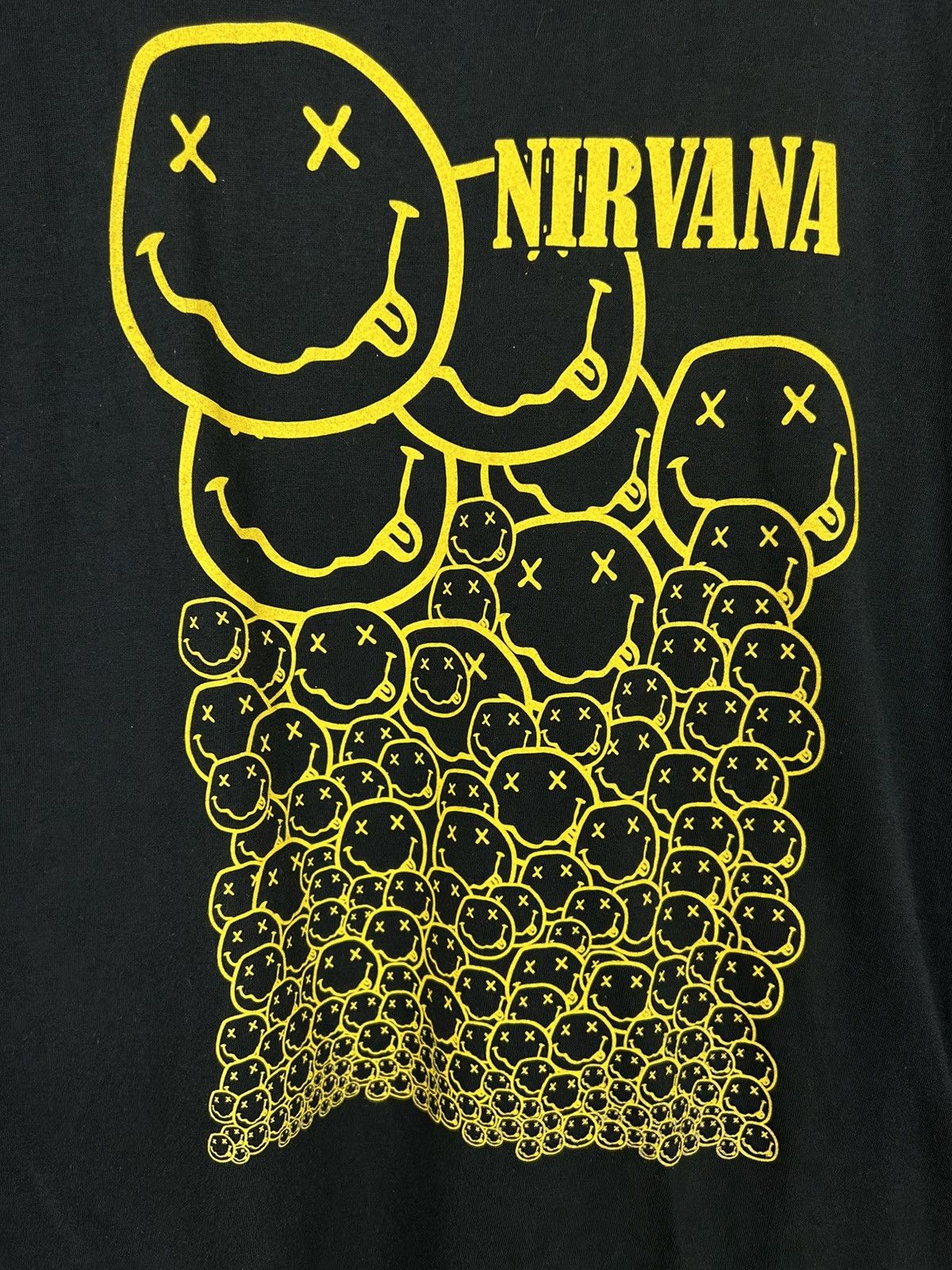 Band Tees 00s Vintage Nirvana Smiley Boot Short Sleeve T-Shirt Size US M / EU 48-50 / 2 - 2 Thumbnail