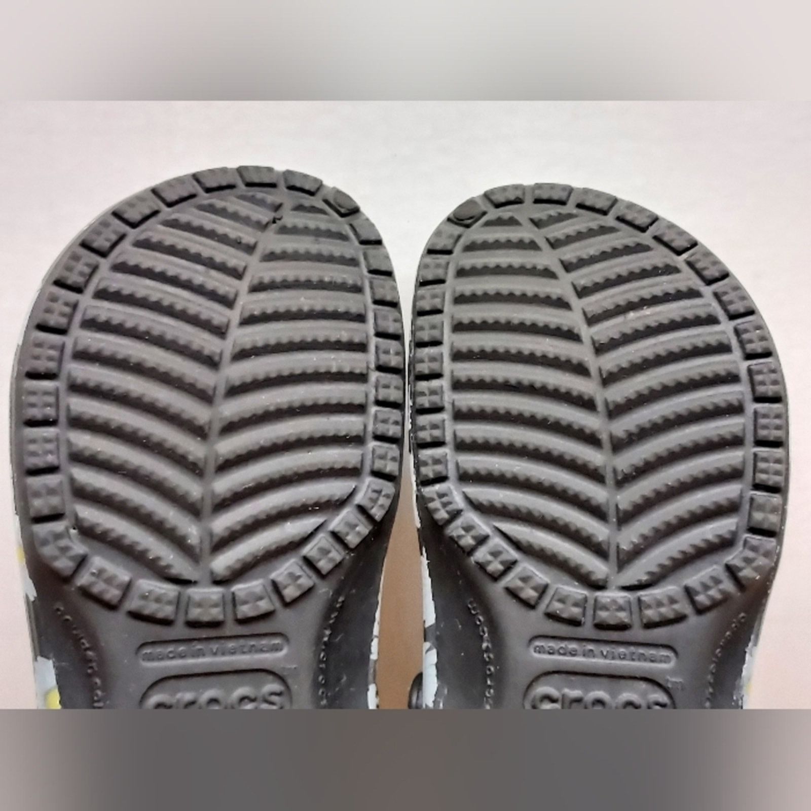 Crocs CROCS Womens Daisy Print Clog Sandals Size 8 Size US 8 / IT 38 - 10 Thumbnail