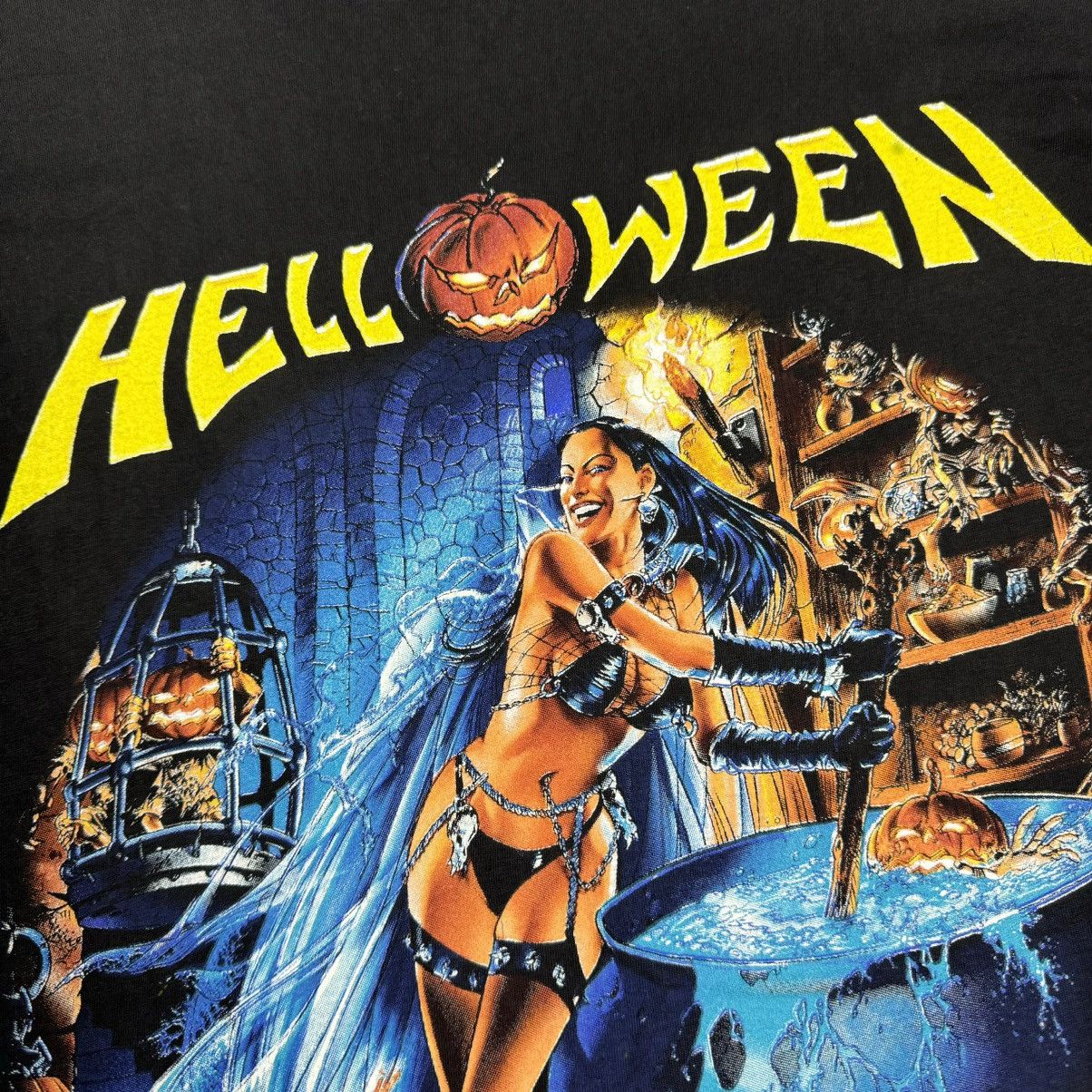 Band Tees Vintage Helloween Rare Graphic T-shirt Size US L / EU 52-54 / 3 - 7 Thumbnail