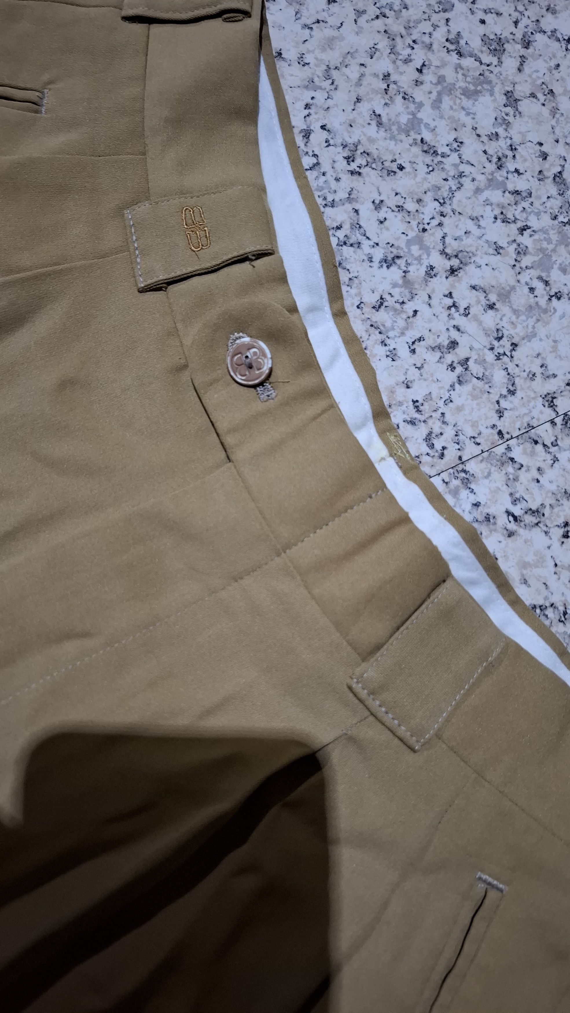 Balenciaga Vintage Balenciaga Sports Paris Pleated Trousers Khaki Beige Size 28" / US 6 / IT 42 - 2 Thumbnail