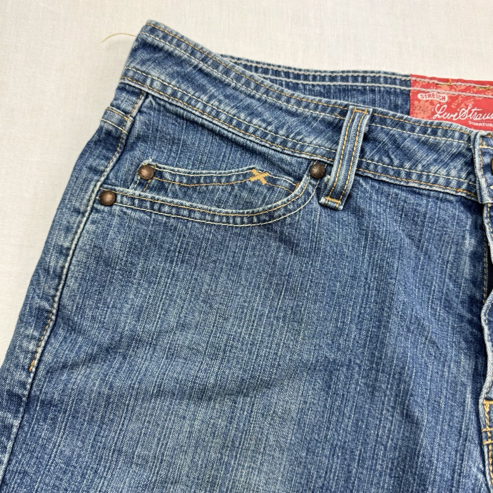 Levi's VINTAGE Levi's High Waist Jean Shorts Women's 12 Blue Stretch Hipster Y2K Classic Size 34" / US 12 / IT 48 - 2 Thumbnail