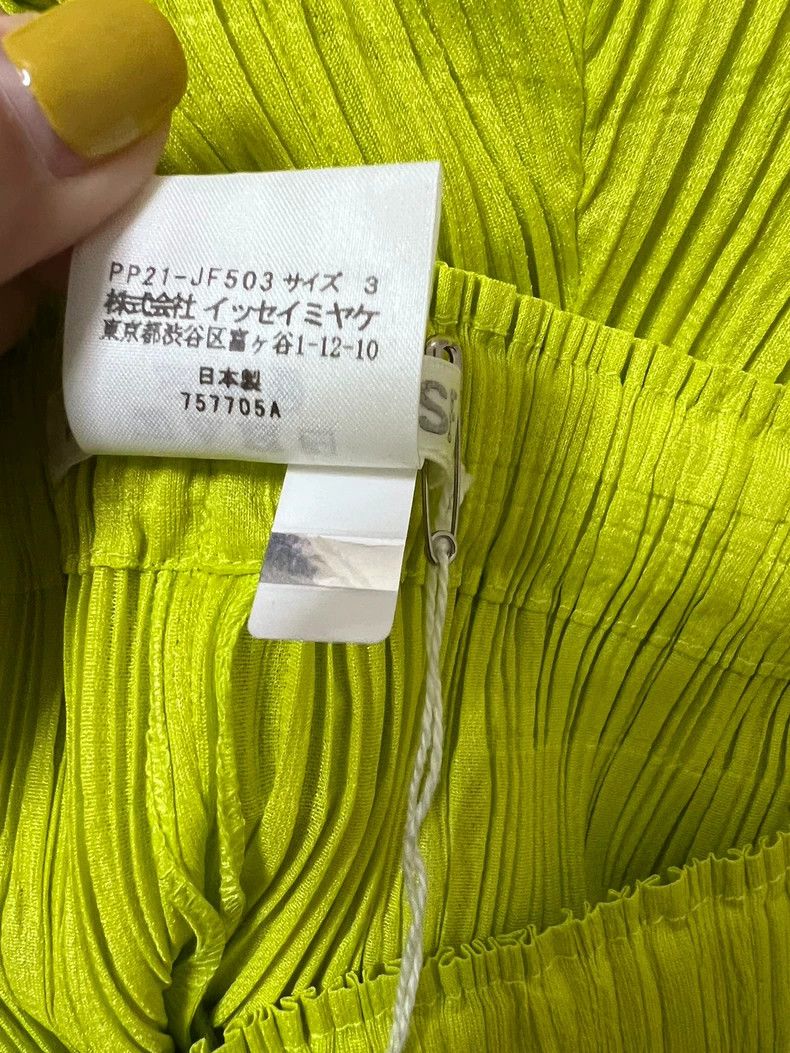 Issey Miyake Issey Miyake size:3 Green pleated irregular-shaped pants Size 31" - 3 Thumbnail
