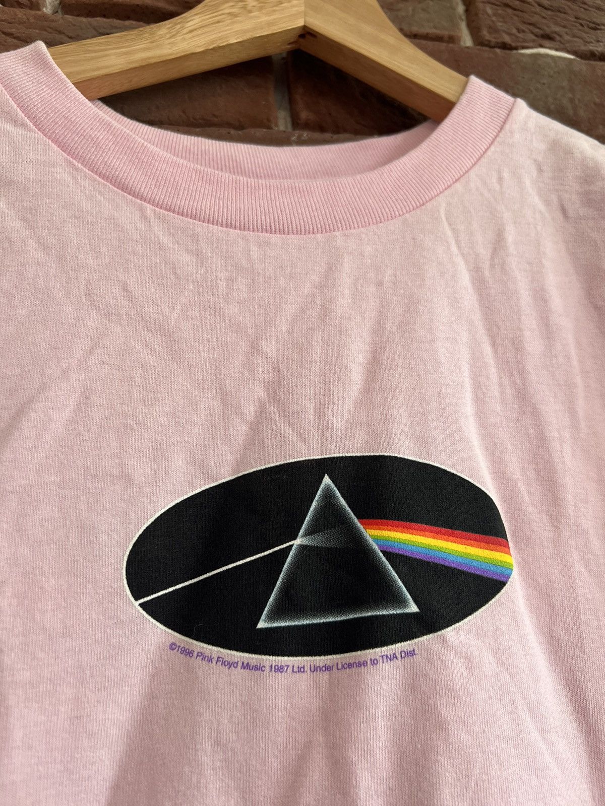 Band Tees 1996 Pink Floyd Dark side moon punk Rock L Band Rock Tshirt Size L / US 10 / IT 46 - 3 Thumbnail