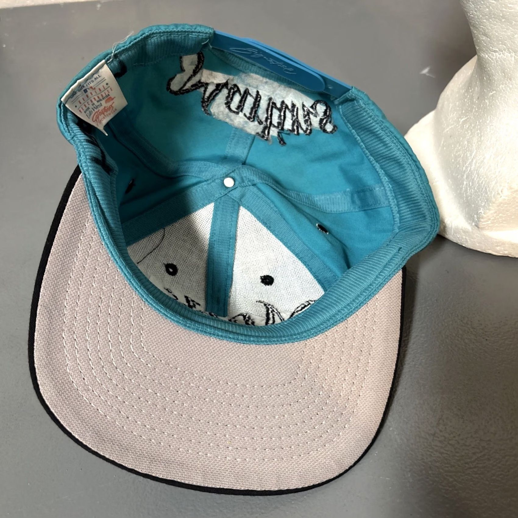 Vintage VINTAGE Signatures Sportswear Florida Marlins Blue Snap Back Hat Cap OSFA Arch logo Mens Size ONE SIZE - 7 Thumbnail