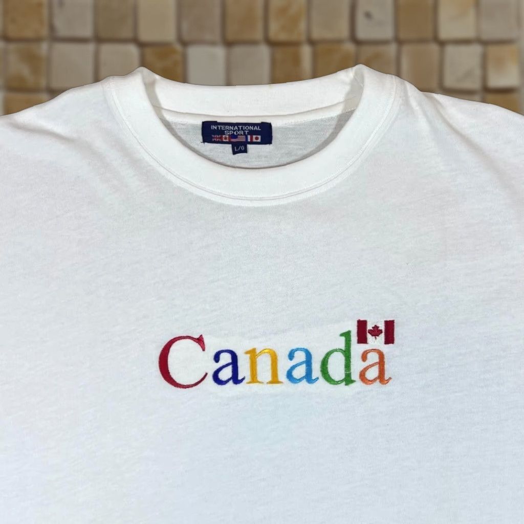 Vintage VINTAGE International Sport CANADA Embroidered Rainbow White T-Shirt Large XL Mens Size US L / EU 52-54 / 3 - 1 Thumbnail
