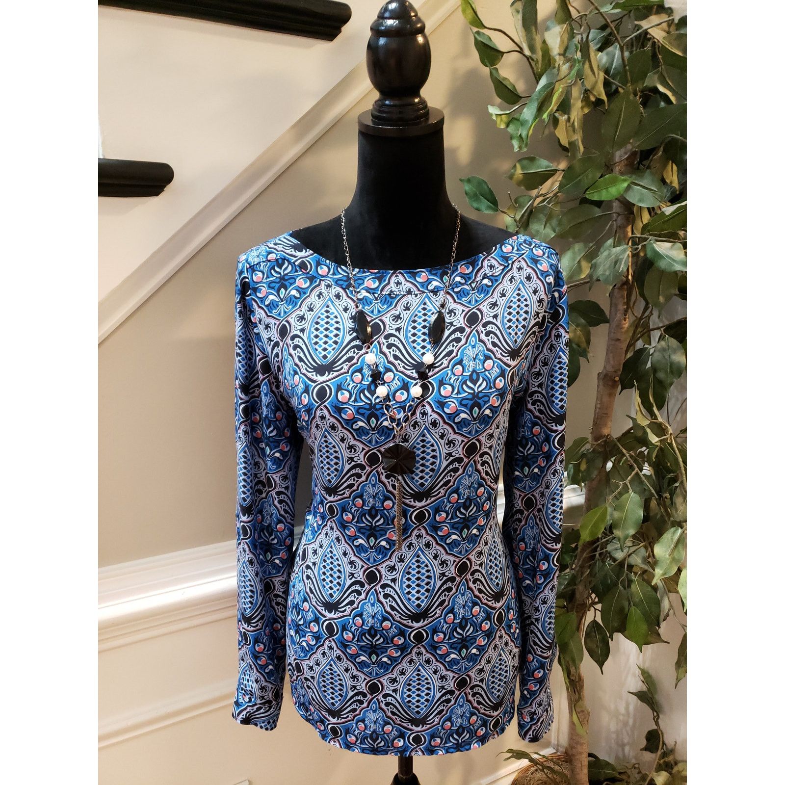 Ann Taylor Ann Taylor LOFT Top Women M Blue Black Long Sleeve Blouse Size M / US 6-8 / IT 42-44 - 1 Thumbnail