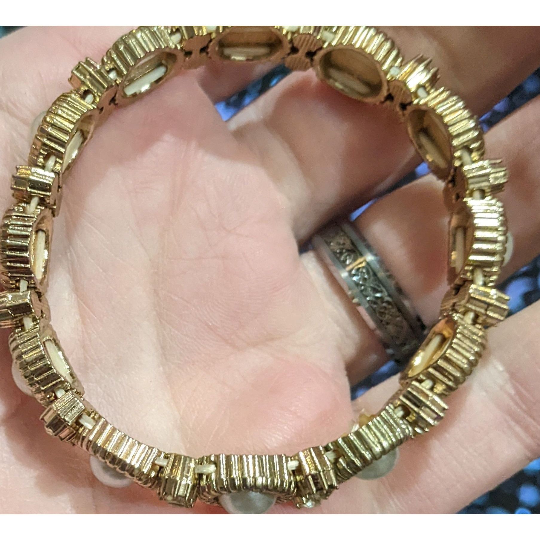 Other Gold Pearl Glam Rhinestone Stretch Bracelet Size ONE SIZE - 5 Thumbnail