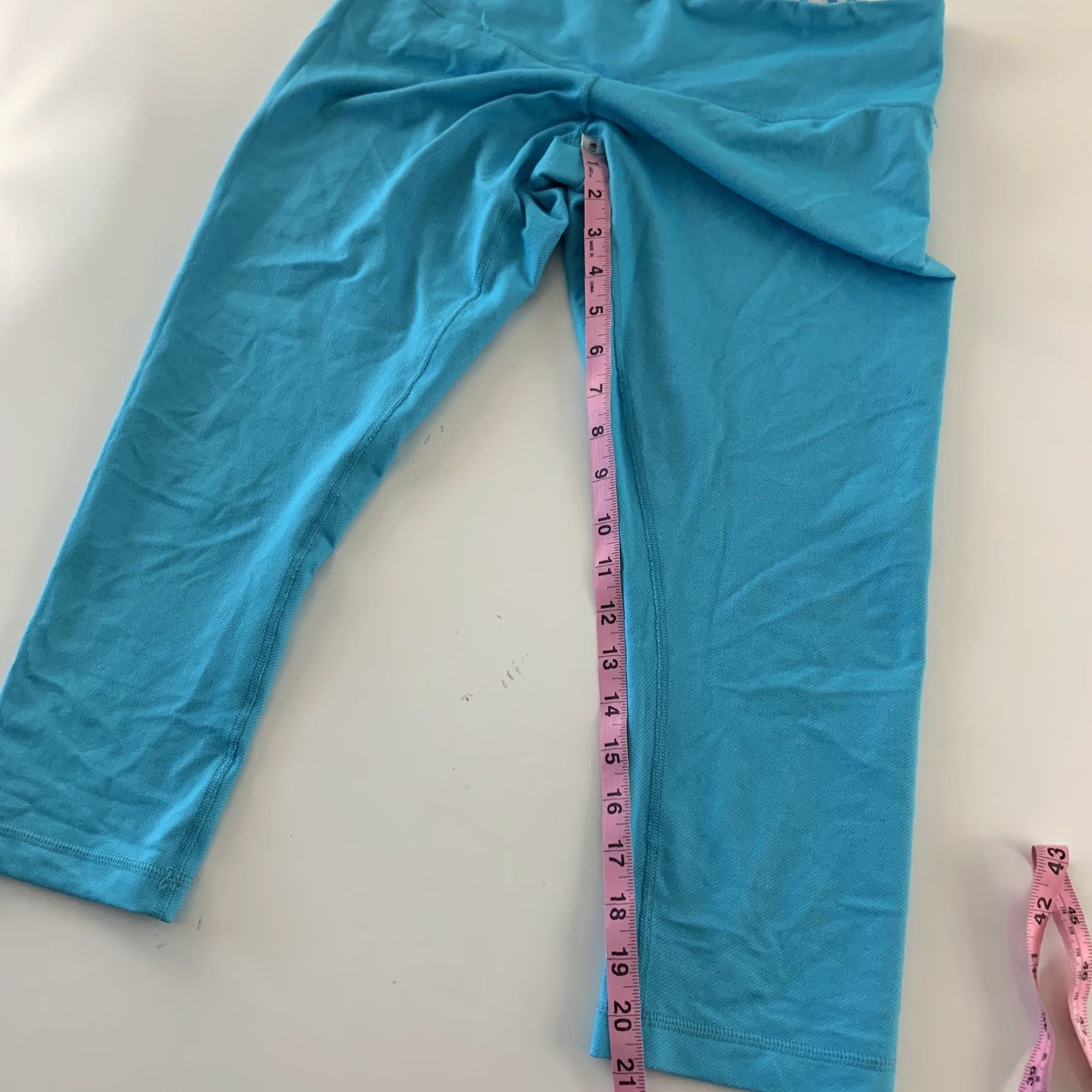 Lululemon Lululemon Cropped Leggings Women's 6/8 Blue Yoga Activewear Shirt? Size 28" / US 6 / IT 42 - 4 Thumbnail