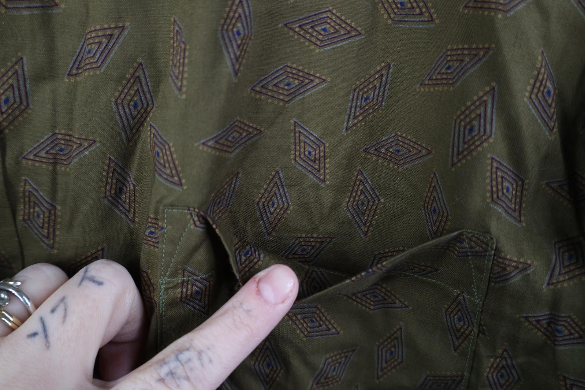 Vintage Vintage 90s Streetwear Geometric Collared Button Shirt USA Size US L / EU 52-54 / 3 - 5 Thumbnail