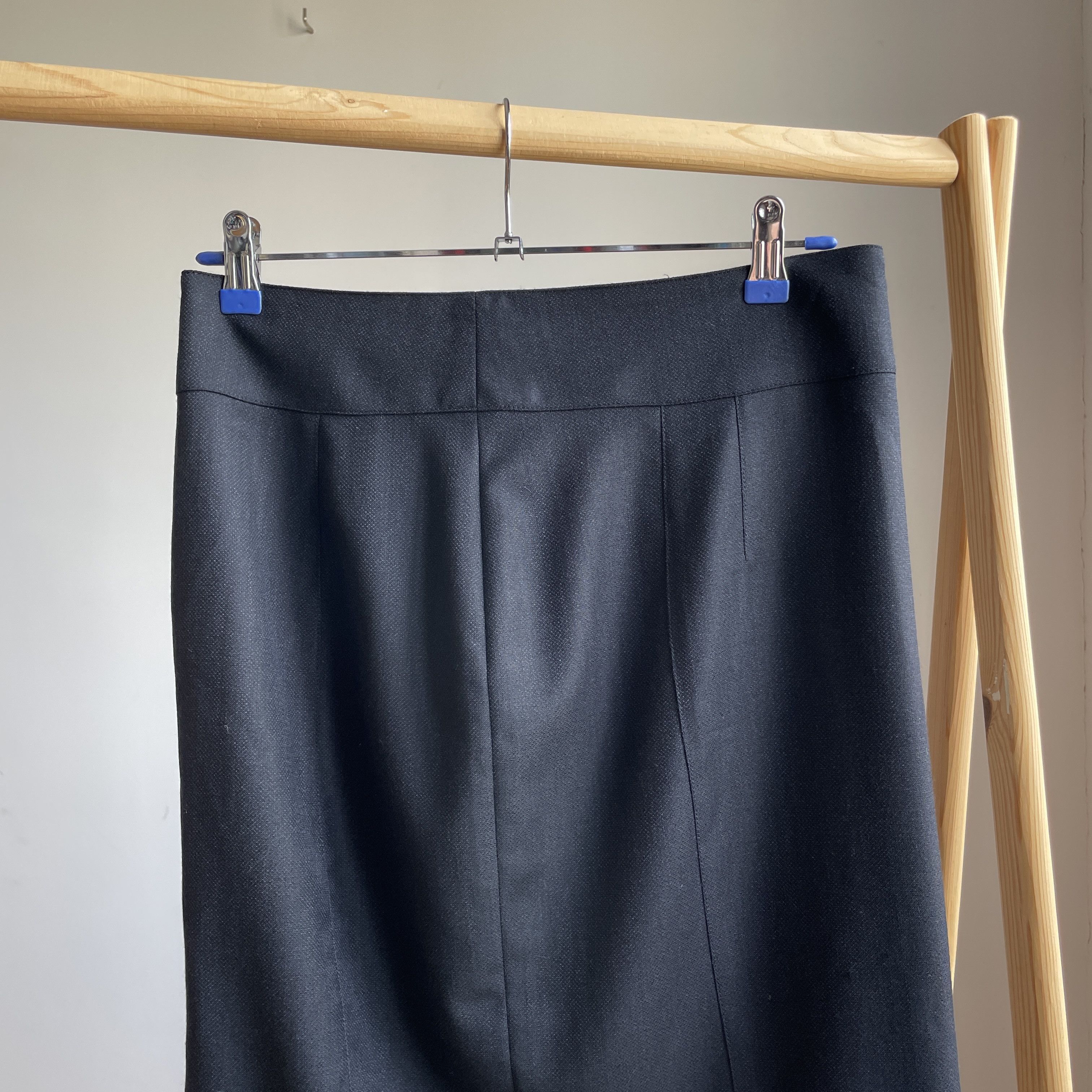 Burberry Burberry London Virgin Wool Formal Pencil Midi Skirt Size 30" / US 8 / IT 44 - 3 Thumbnail