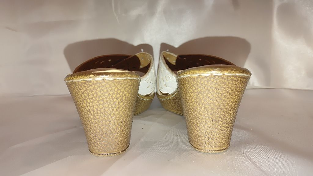 Born Born Canova Leather Wedge Sandal Size 8M Size US 8 / IT 38 - 8 Thumbnail