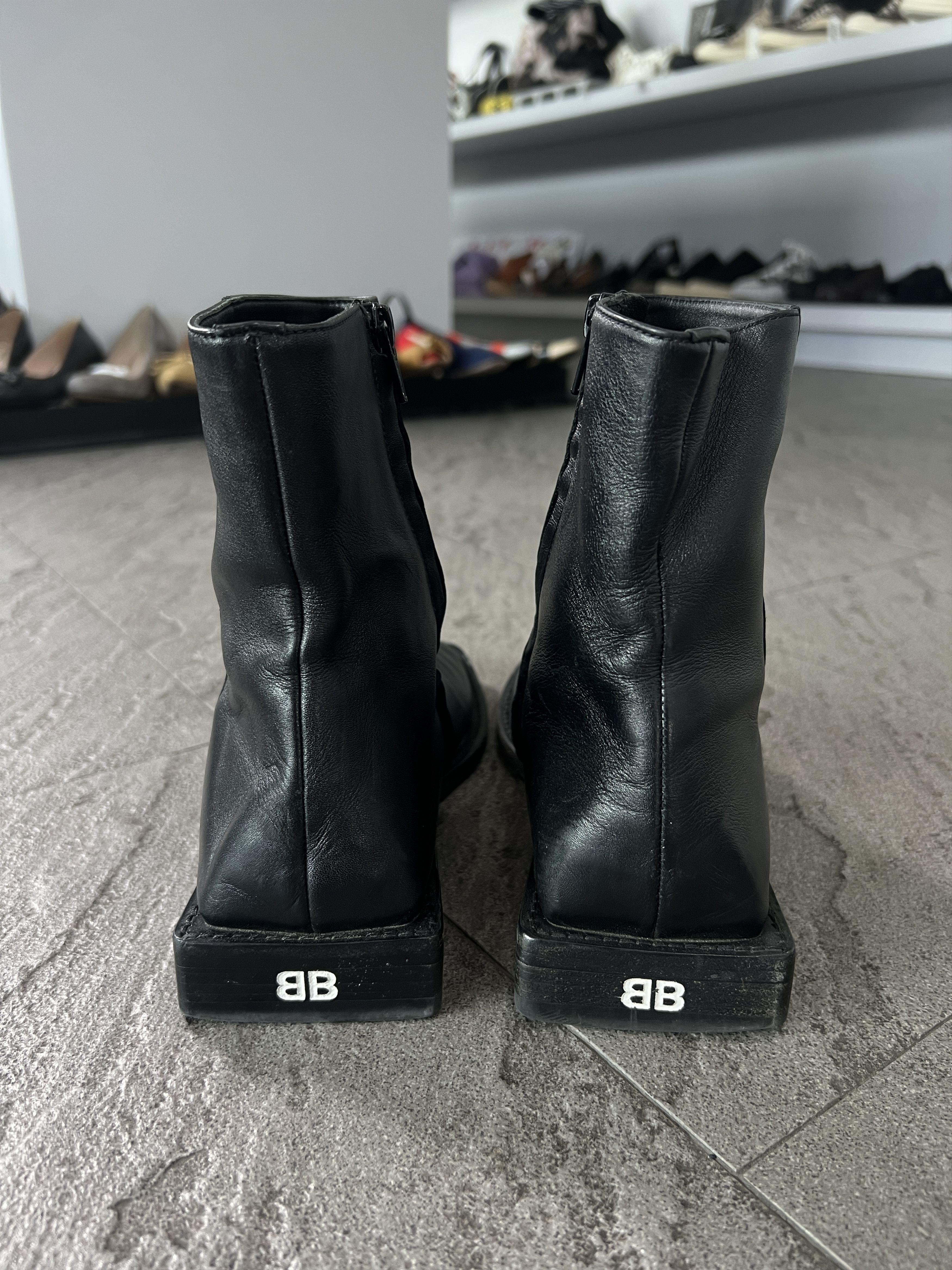 Balenciaga Balenciaga BB Heel Logo Leather Zip Ankle Boots 37.5 Size US 7.5 / IT 37.5 - 2 Thumbnail