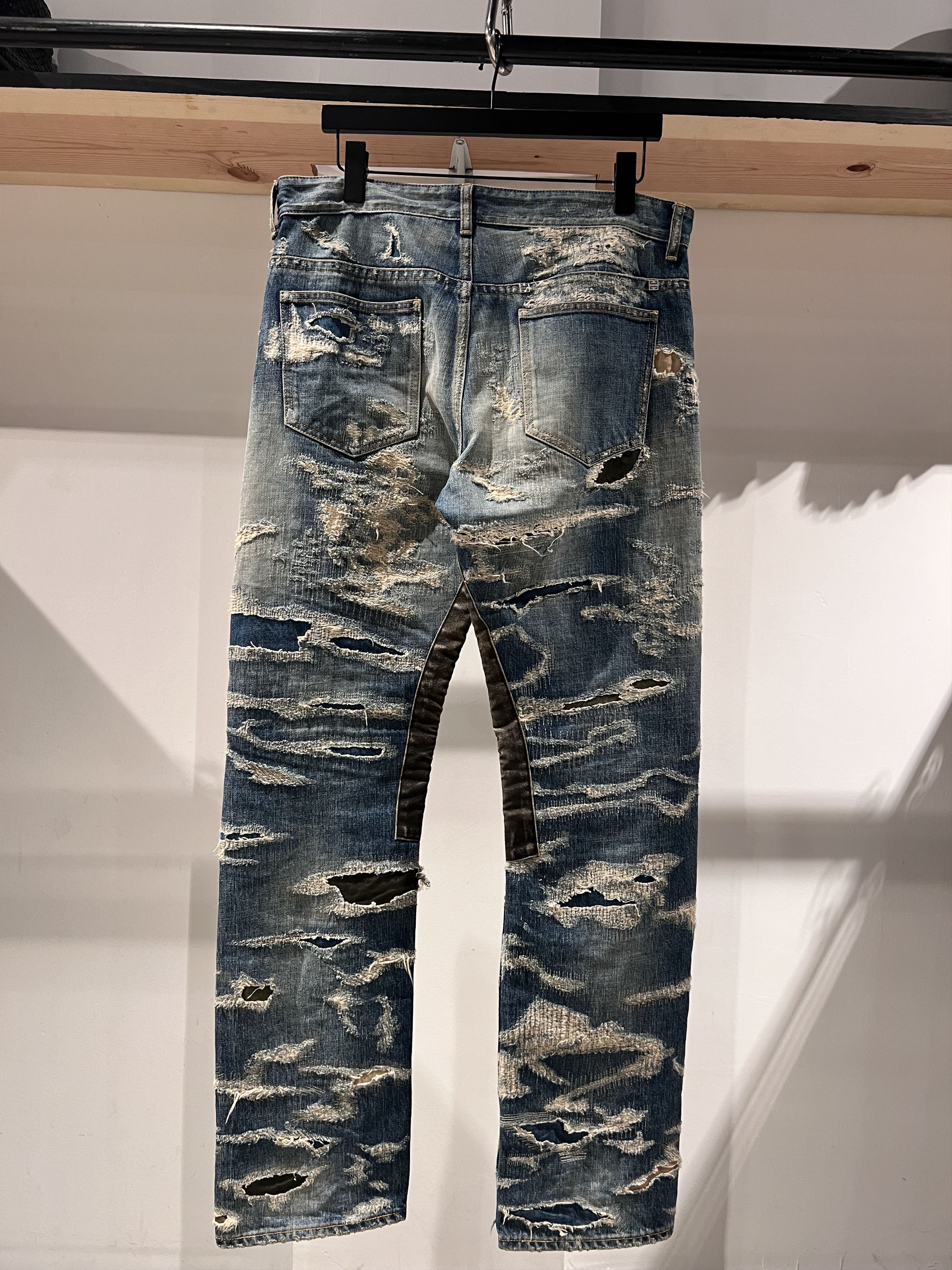Givenchy Givenchy Distressed Boro Denim Size US 33 - 2 Thumbnail