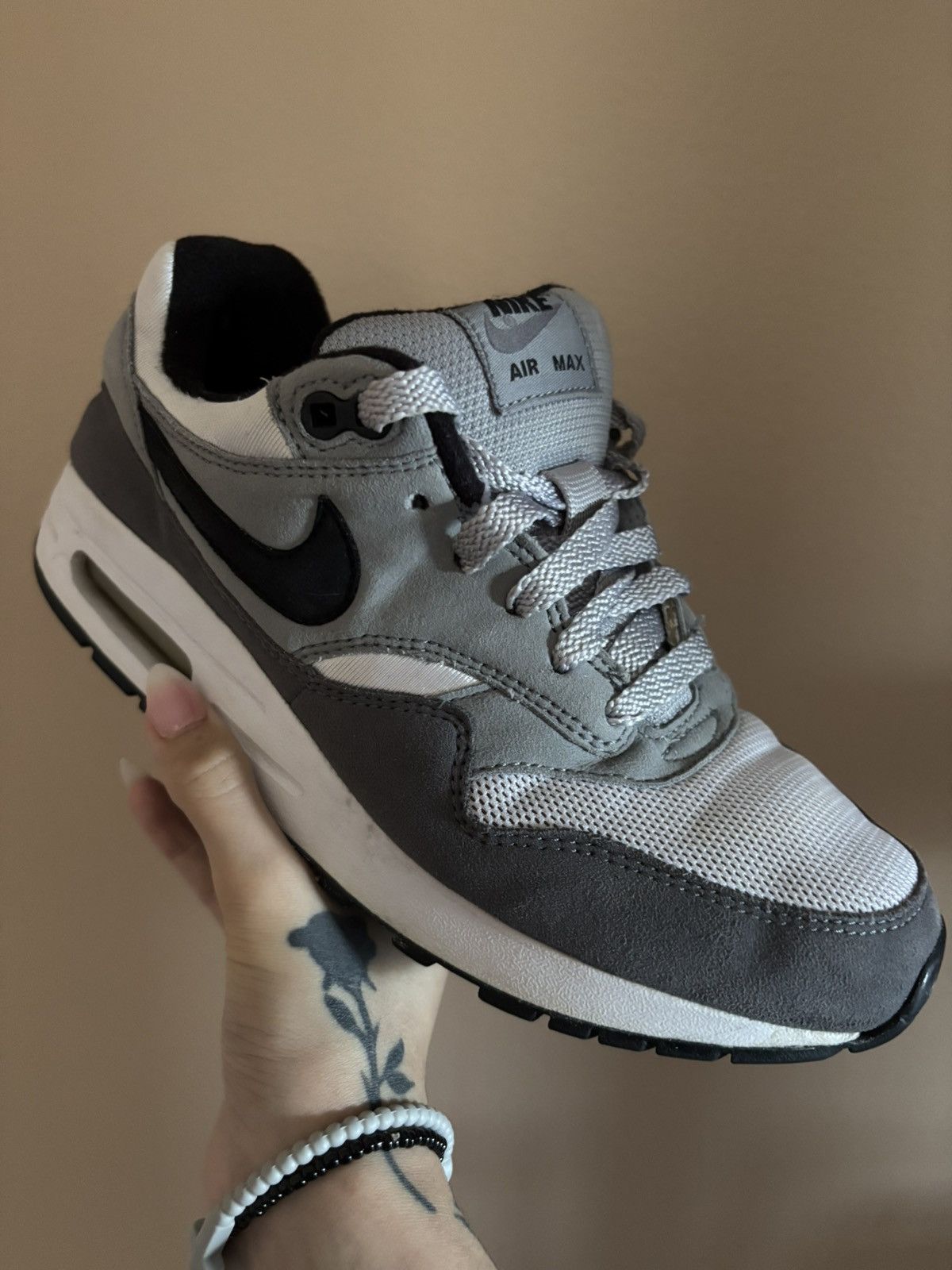 Nike Nike Air Max 1 GS 'Wolf Grey Gunsmoke' Size US 5.5 / EU 38 - 2 Thumbnail