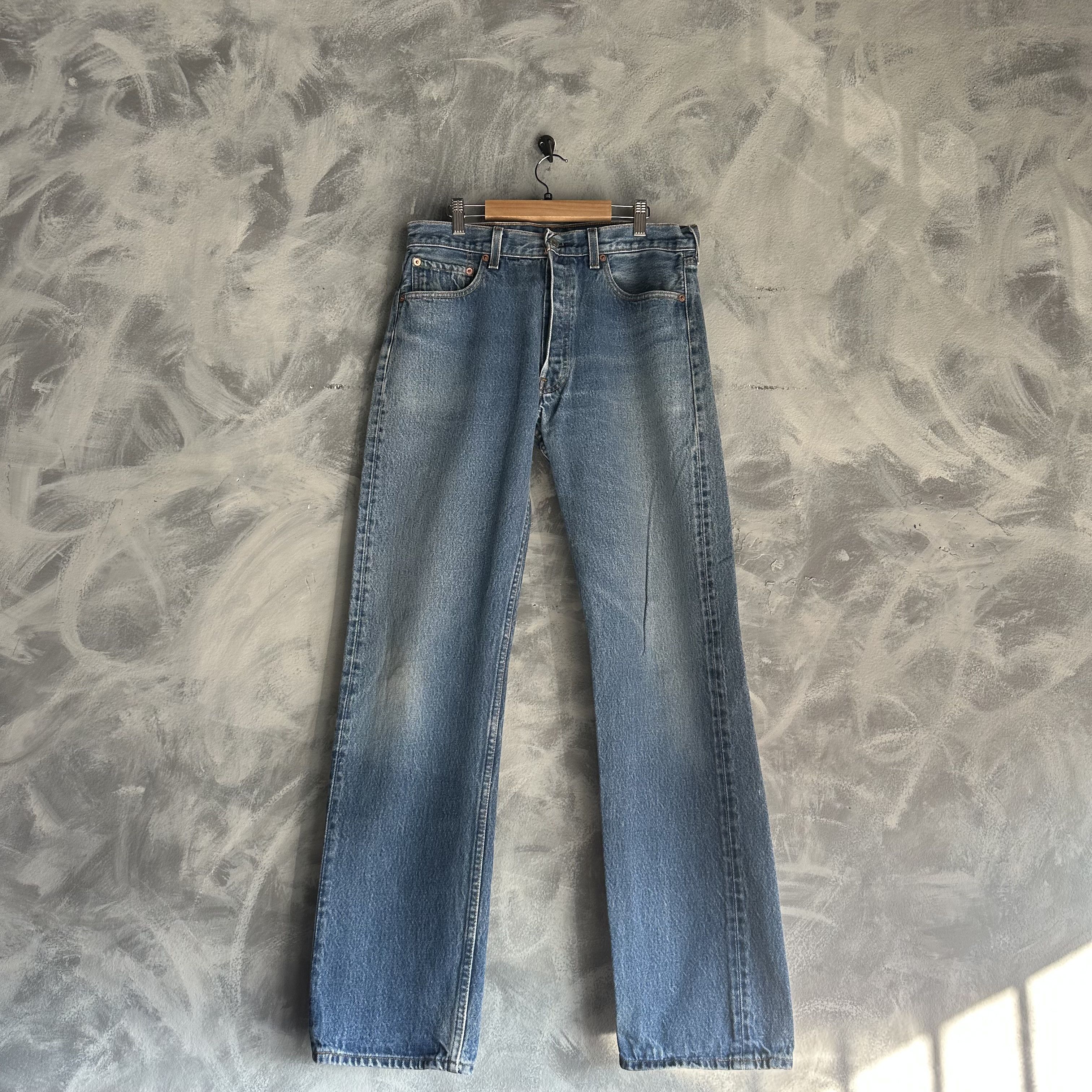 Levi's Vtg Levis 501xx Jeans Mens 34x36 (Fits 32x32) Made in USA Size US 34 / EU 50 - 2 Thumbnail
